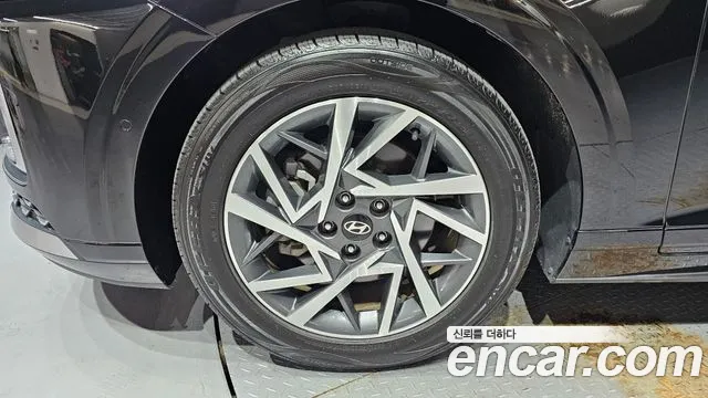 Hyundai Grandeur Grandeur (GN7) 2.5 Бензин 2WD — Фото автомобиля 4