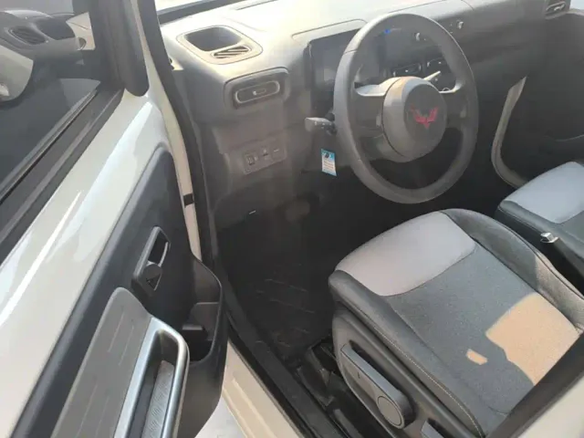 Wuling Zhiguang NEV — Фото автомобиля 15