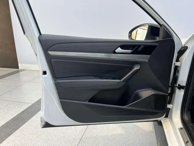 Volkswagen Lavida — Фото автомобиля 11