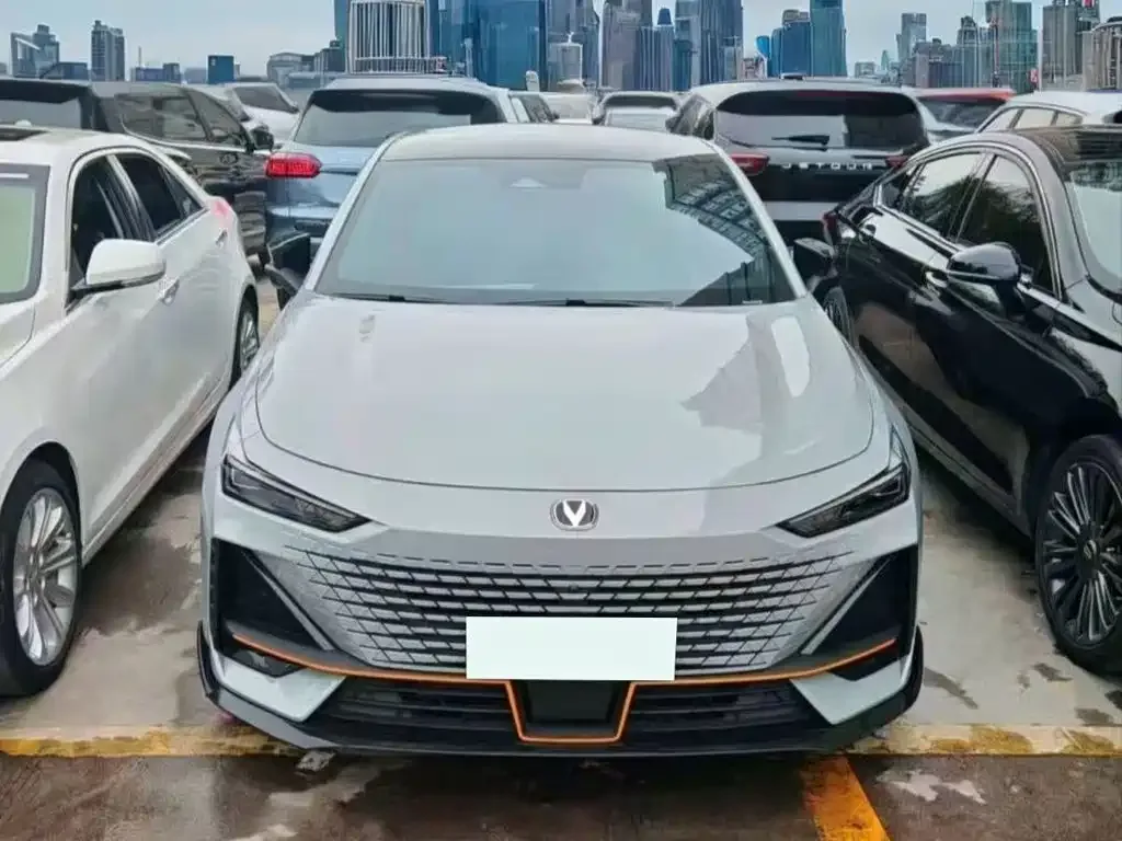 Changan Changan UNI-V 2022 1.5T Sport Edition — Фото автомобиля 2