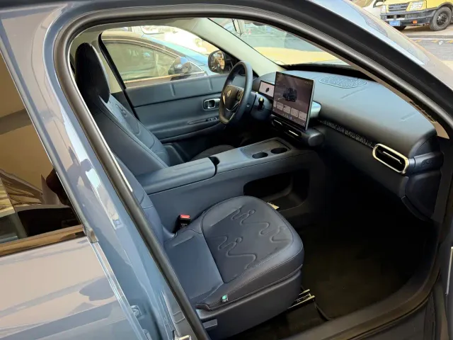 Leapmotor A10 — Фото автомобиля 12