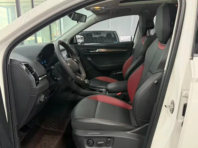 Skoda Karoq — Фото автомобиля 9