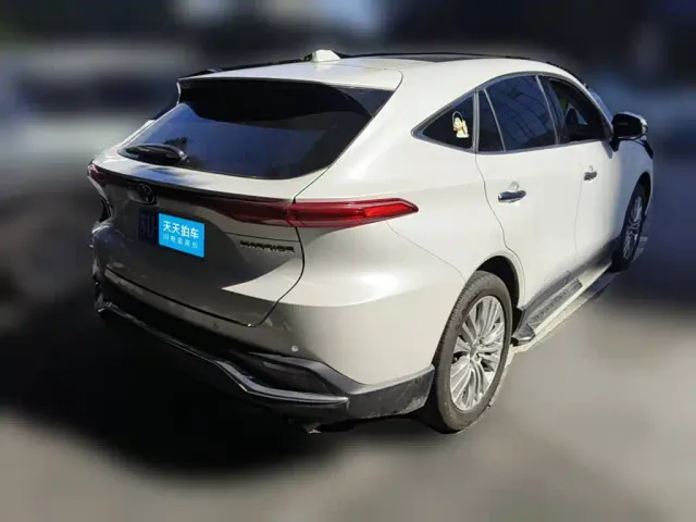 Toyota Harrier — Фото автомобиля 2