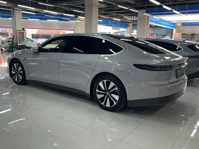 Nio ET7 — Фото автомобиля 12