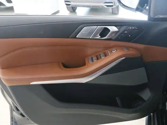 BMW X7 — Фото автомобиля 14