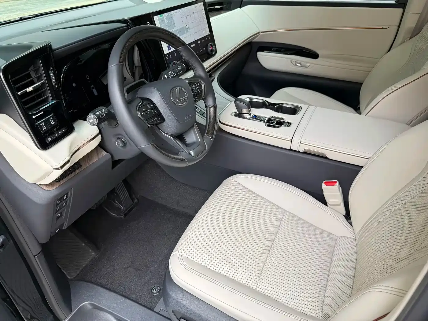 Lexus Lexus LM 2025 Model 500h Four-Seater Imperial Edition — Фото автомобиля 9