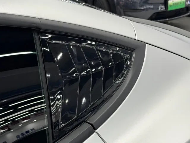 Tesla Model 3 — Фото автомобиля 15