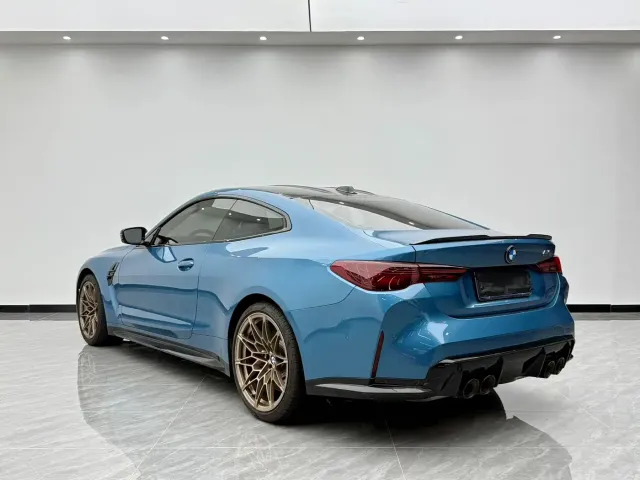 BMW M4 — Фото автомобиля 6