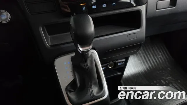 Hyundai Staria Staria Tourer 11 мест — Фото автомобиля 9