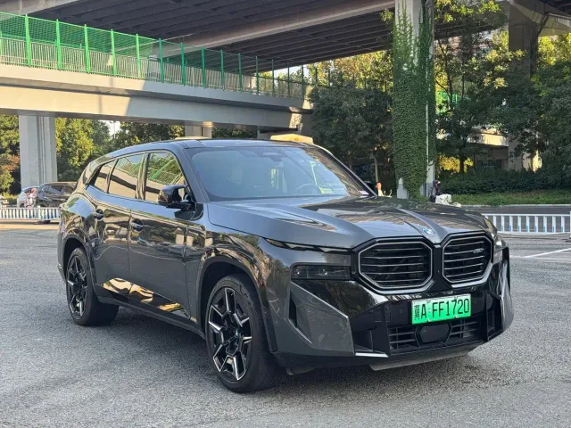 BMW XM — Фото автомобиля 3