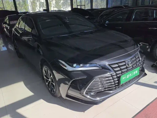 Toyota Avalon — Фото автомобиля 3