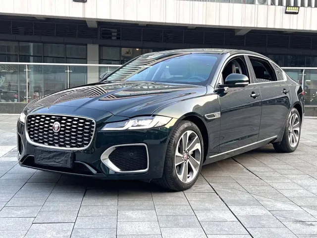 Фотография автомобиля — Jaguar XFL
