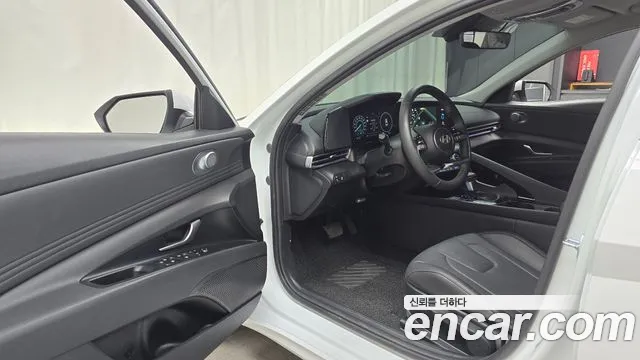 Hyundai Avante CN7 — Фото автомобиля 15