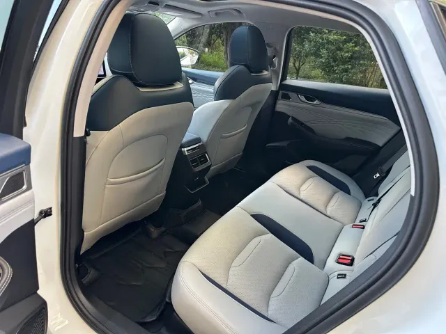 Geely Xingrui — Фото автомобиля 6