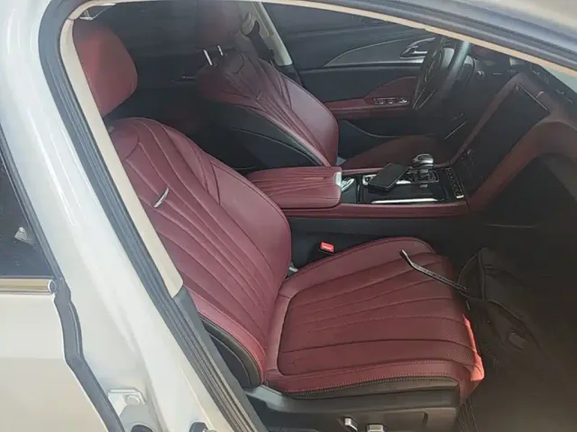 Hongqi H5 — Фото автомобиля 24