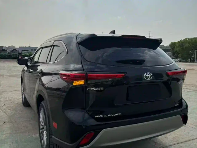 Toyota Highlander — Фото автомобиля 7