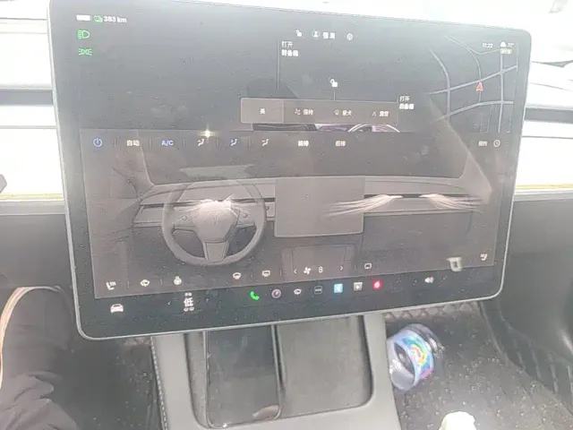Tesla Model 3 — Фото автомобиля 12
