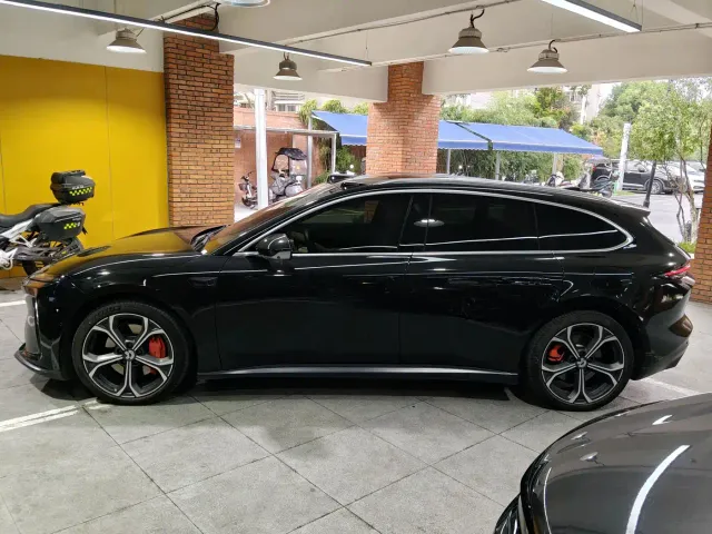 Nio ET5 Touring — Фото автомобиля 2