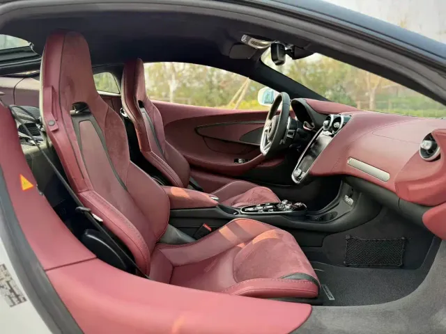 McLaren GT — Фото автомобиля 11