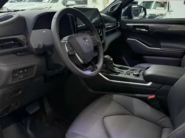 Toyota Crown Kluger — Фото автомобиля 5