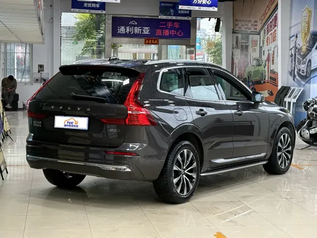 Volvo XC60 — Фото автомобиля 4