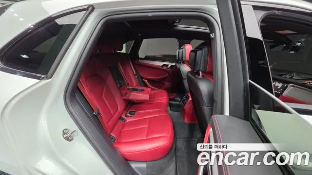 Porsche Macan — Фото автомобиля 14