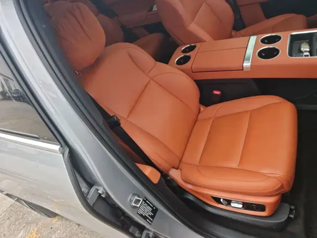 Li Auto L9 — Фото автомобиля 24