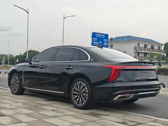 Hongqi H5 — Фото автомобиля 20