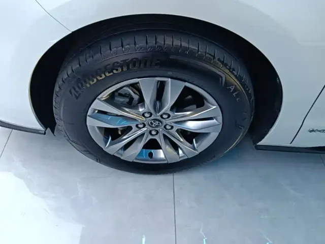 Toyota Sienna — Фото автомобиля 22