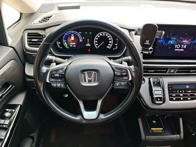 Honda Elysion — Фото автомобиля 10