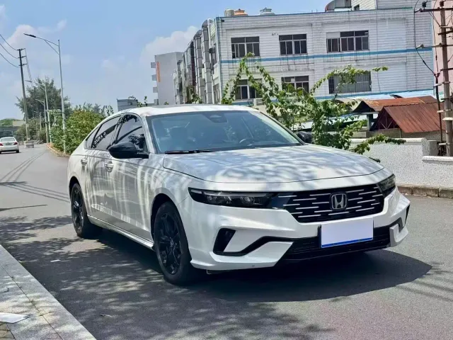 Honda Accord — Фото автомобиля 3