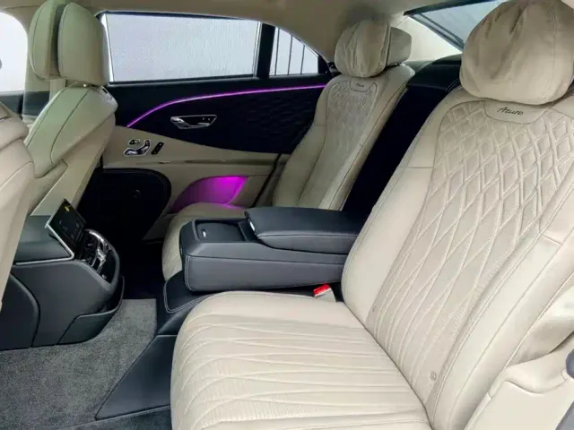 Bentley Flying Spur — Фото автомобиля 15