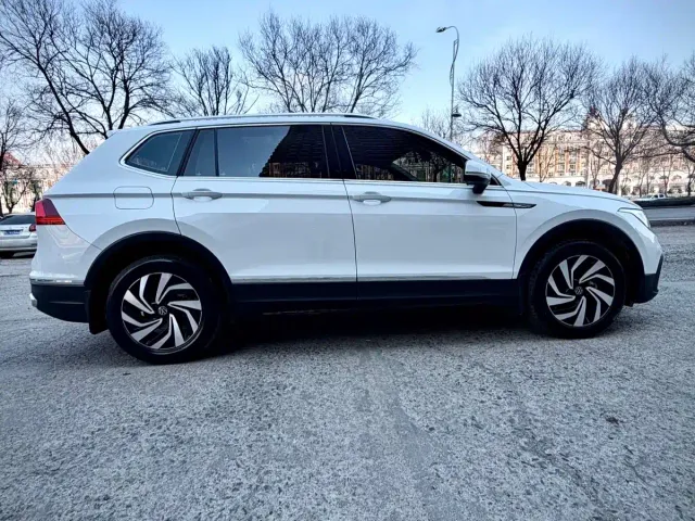 Volkswagen Tiguan L — Фото автомобиля 7
