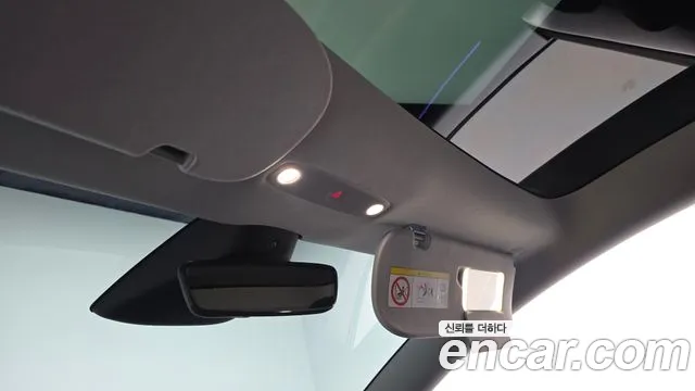 Tesla Model 3 — Фото автомобиля 25