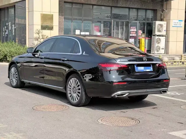 Mercedes-Benz E-Class — Фото автомобиля 6