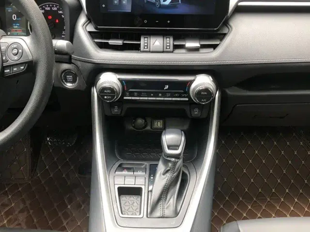 Toyota Wildlander — Фото автомобиля 11