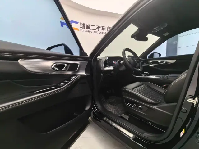 GAC Trumpchi GS8 — Фото автомобиля 9
