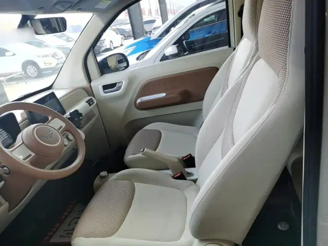 Wuling Hongguang Mini EV — Фото автомобиля 14