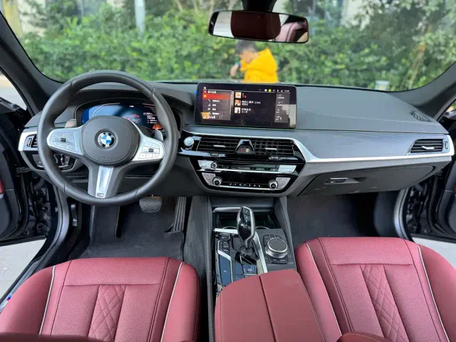 BMW 5 Series — Фото автомобиля 5