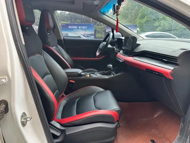 Geely Emgrand S — Фото автомобиля 10