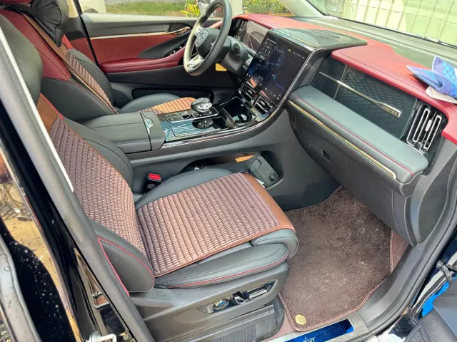 GAC Trumpchi E9 — Фото автомобиля 12