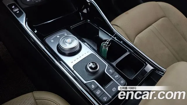 Kia Sorento Новый Sorento 4 поколение Бензин 2.5T 2WD — Фото автомобиля 9