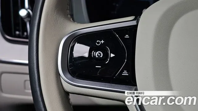 Volvo XC60 Generation 2 — Фото автомобиля 20