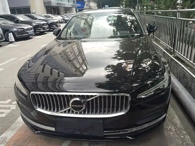 Volvo S90 — Фото автомобиля 2