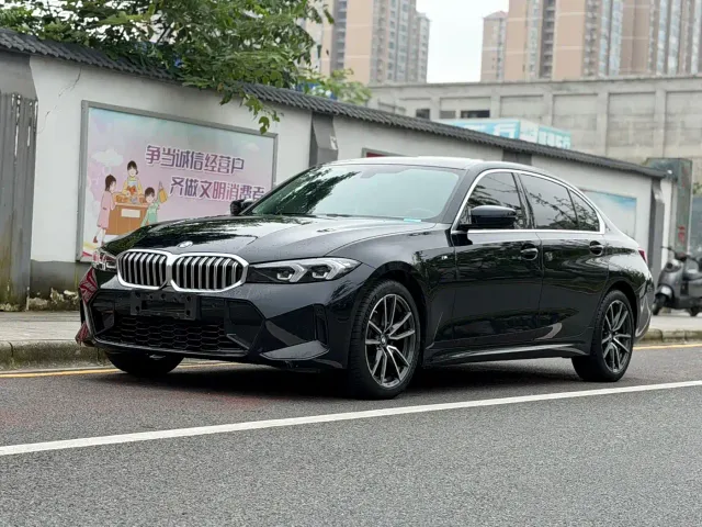 Фотография автомобиля — BMW 3 Series
