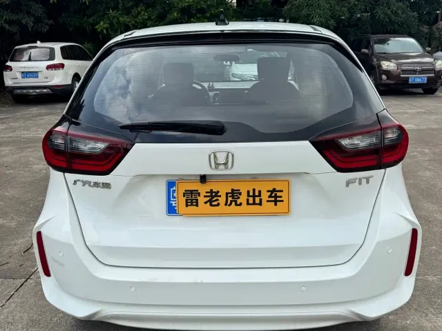 Honda Fit — Фото автомобиля 5