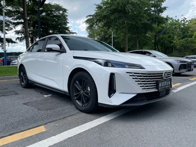 Changan Lamore — Фото автомобиля 3
