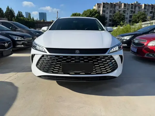 BYD Qin PLUS 2026 Model DM-i 210KM Progressive Edition — Фото автомобиля 2