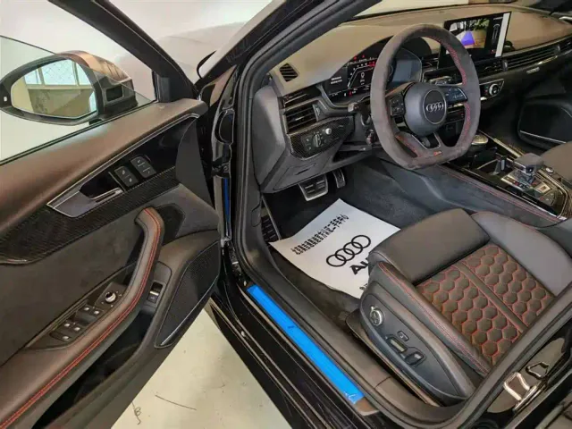 Audi RS 4 — Фото автомобиля 13