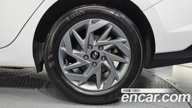 Hyundai Avante CN7 — Фото автомобиля 6